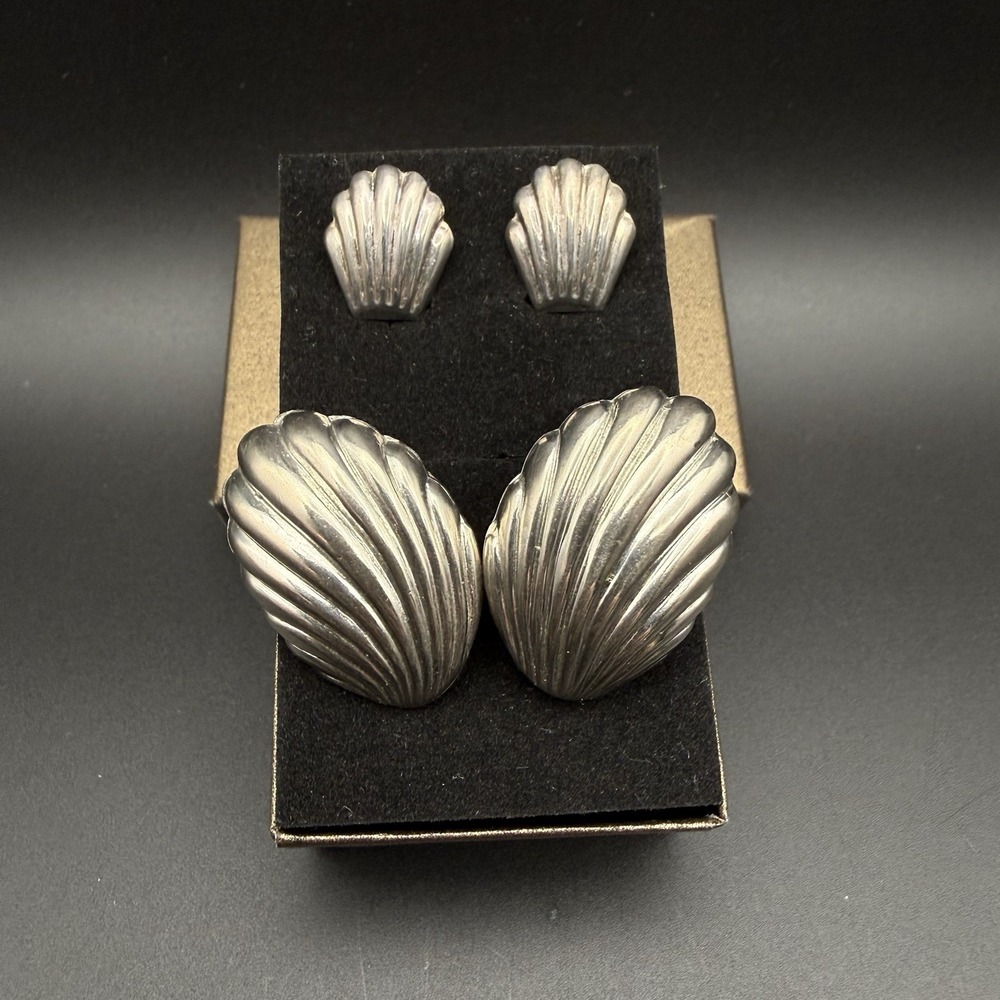 Vtg 2 Pair Seashell Clip On Earrings Silver Tone Scalloped Coastal Statement